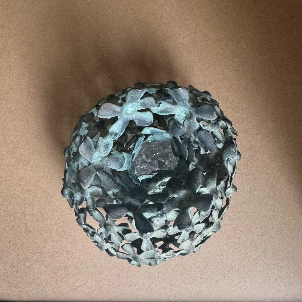 Verdigris Metal‎ 3D Floral Cutout Wabi-sabi Vase Patina Flower Teal Filigree